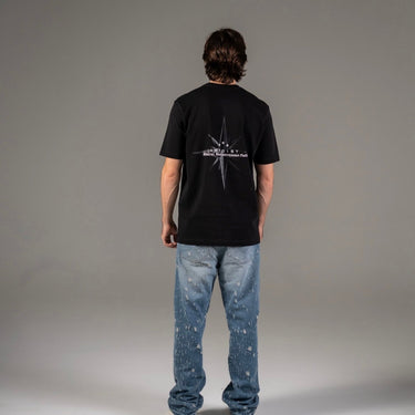 Camiseta ArtDist The Jar Negra Regular Fit