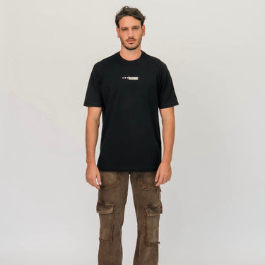 Camiseta ArtDist Verse Negra Regular Fit