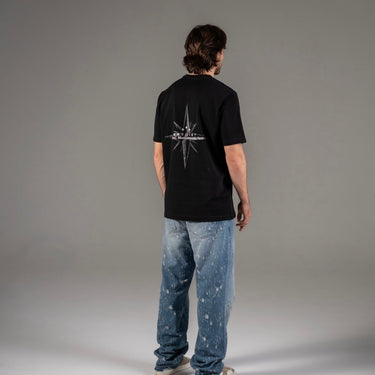 Camiseta ArtDist The Jar Negra Regular Fit