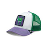 "gorra en color verde , morado y blanco"
